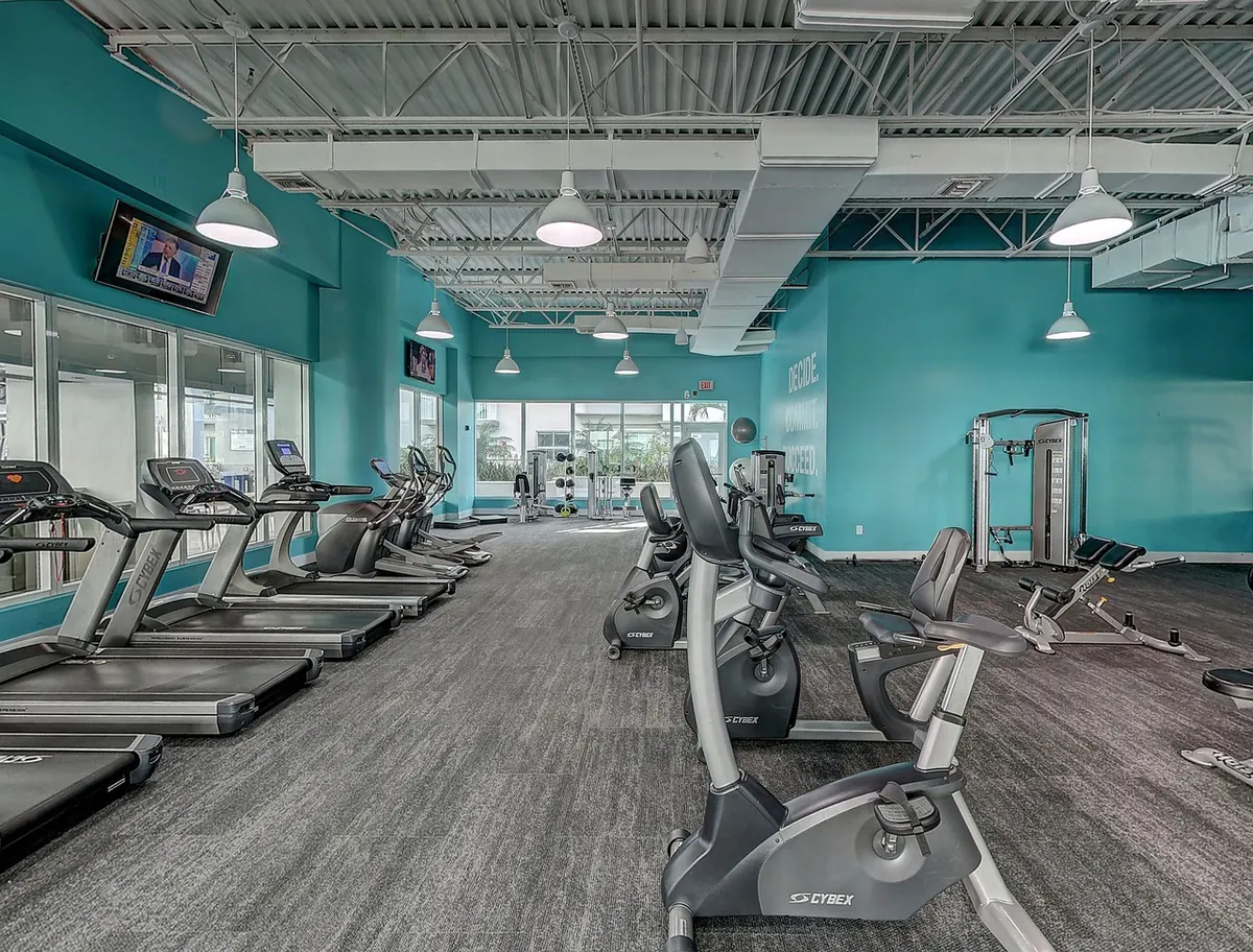 Treadmill vs. Outdoor Running: Which Is Better for Beginners?